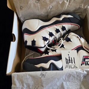 Fila Boy's Grant Hill 1 (Big Kid) Size 6 in Box
